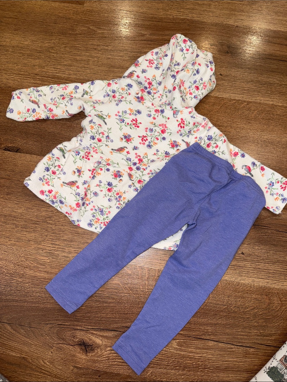 Carters Set - Picture 2 of 4